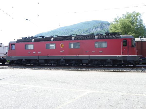 ch-sbb-re66-oensingen-100710-pic2-full.jpg