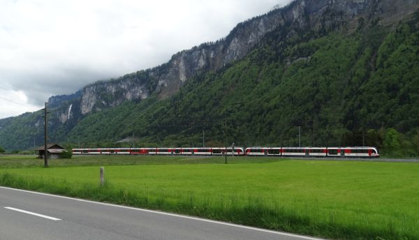 ch-zb-luzern_interlaken_express-brienz-130523-pic2-full.jpg