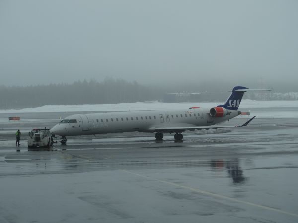 fi-cityjet-crj900-helsinki-130318-pic2-full.jpg