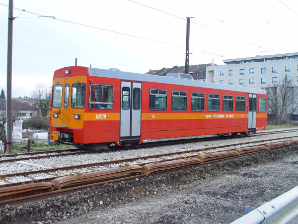 ch-nstcm-bt305-nyon-260103-pic2-full.jpg